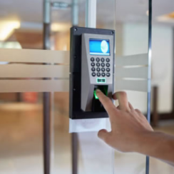 Ley de las 40 horas y checador: qué debe tener tu sistema